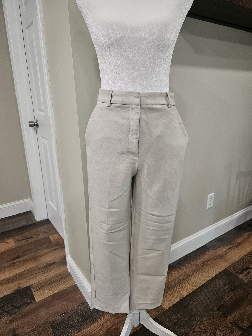Super High-Rise Cropped Pants — Light Beige